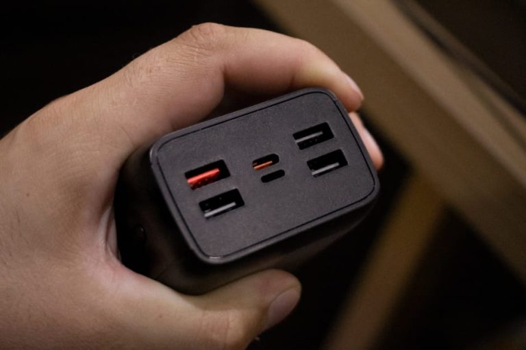 INIU 100W vs 45W: Which Power Bank and MagSafe Combo Should You Pack?