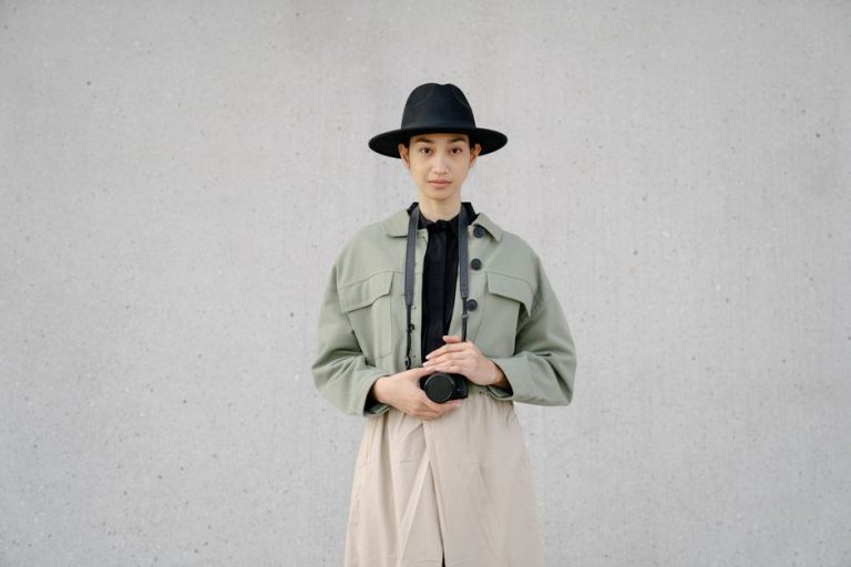 Minimalist Fashion For Women: Optimize Your Home Office: Ergonomics, Productivity & Budget